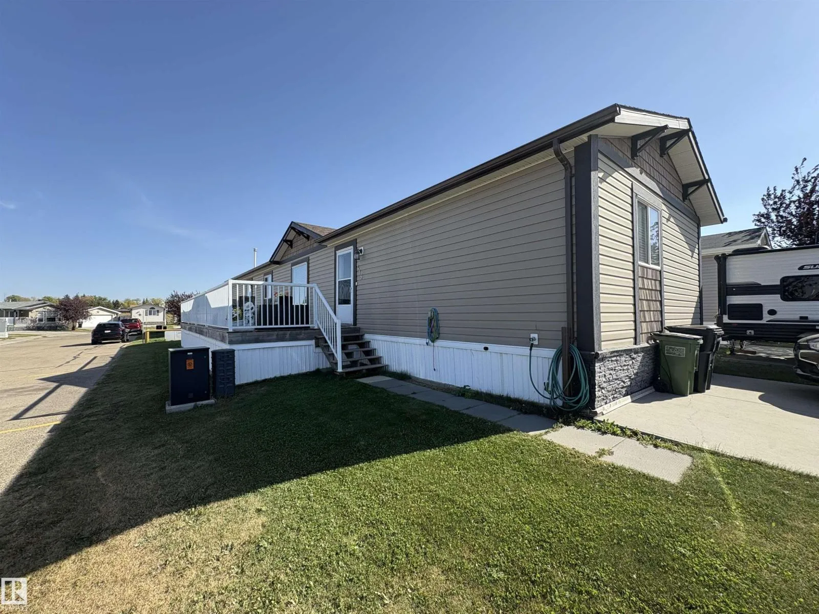 Modular for rent: 419 Oak Ridge Cr Nw, Edmonton, Alberta T6P 0B3