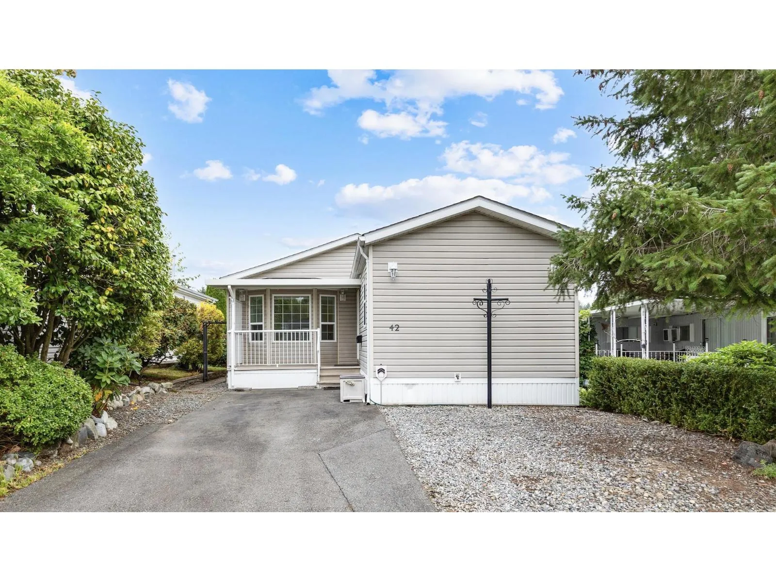 Manufactured Home for rent: 42 1840 160 Street, Surrey, British Columbia V4A 4X4