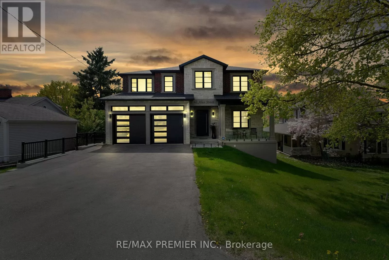 House for rent: 42 Alice Street, East Gwillimbury, Ontario L0G 1M0