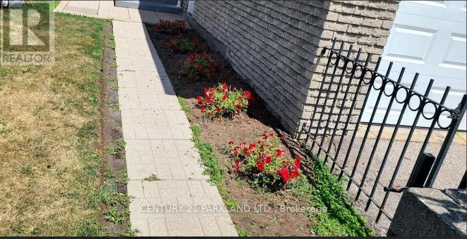 Row / Townhouse for rent: 42 Antibes Drive, Toronto, Ontario M2R 3K4