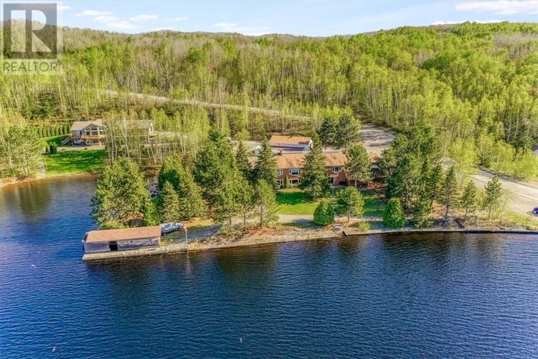 House for rent: 42 Bowlands Bay Road, Skead, Ontario P0M 1H0