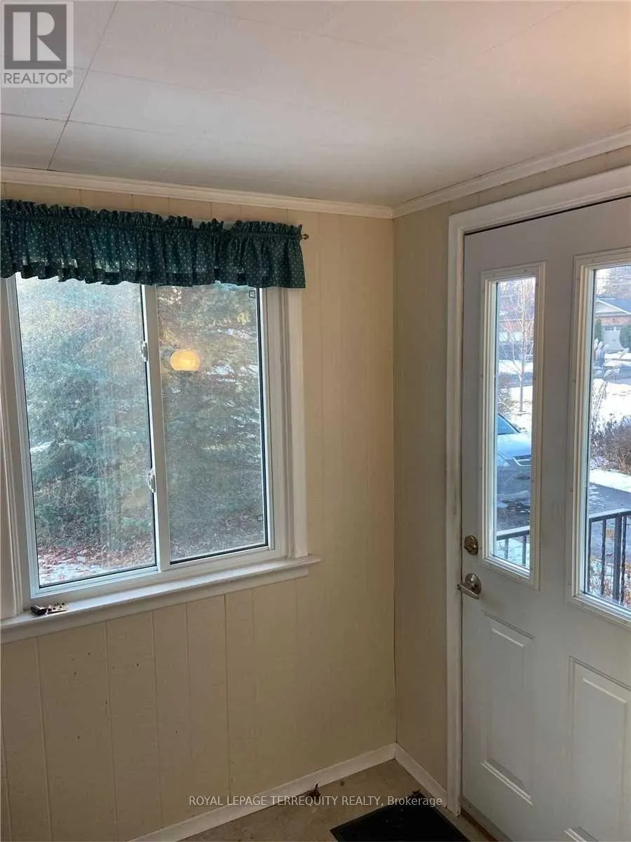 House for rent: 42 Brook Road S, Cobourg, Ontario K9A 4G1