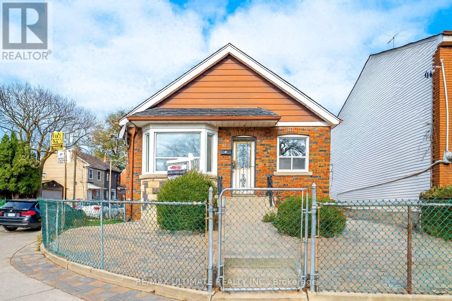 House for rent: 42 Carr Street, Toronto, Ontario M5T 1B5