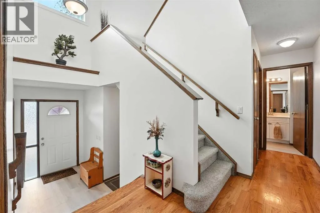 House for rent: 42 Citadel Crest Green Nw, Calgary, Alberta T3G 4W5