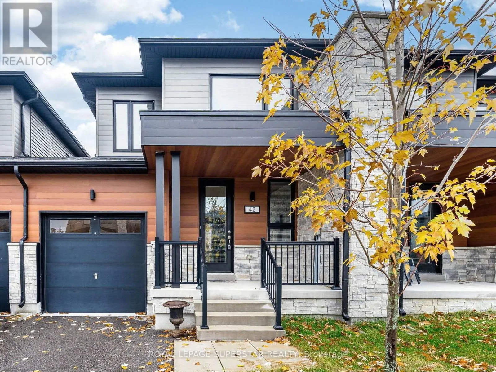 Row / Townhouse for rent: 42 Eberhardt Drive, Wasaga Beach, Ontario L9E 0K6