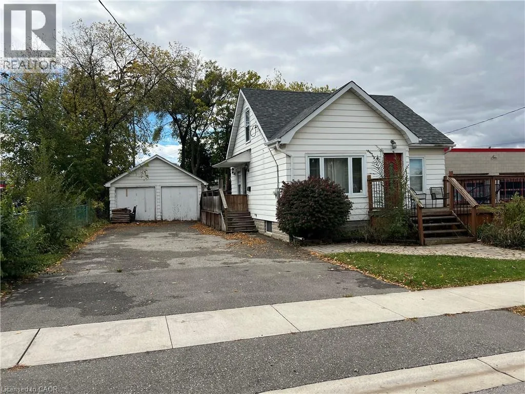 House for rent: 42 Elmwood Avenue, Brantford, Ontario N3R 2J8