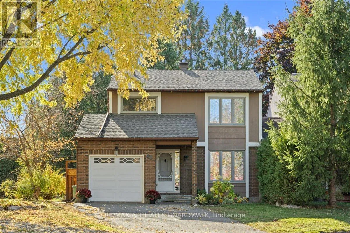 House for rent: 42 Haywood Crescent, Ottawa, Ontario K2L 2J2