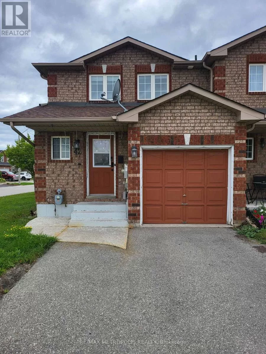 Row / Townhouse for rent: 42 Larkin Drive, Barrie, Ontario L4M 7B2