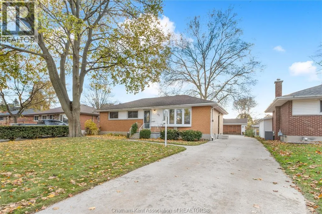 House for rent: 42 Lincoln Road, Chatham, Ontario N7M 4Y7
