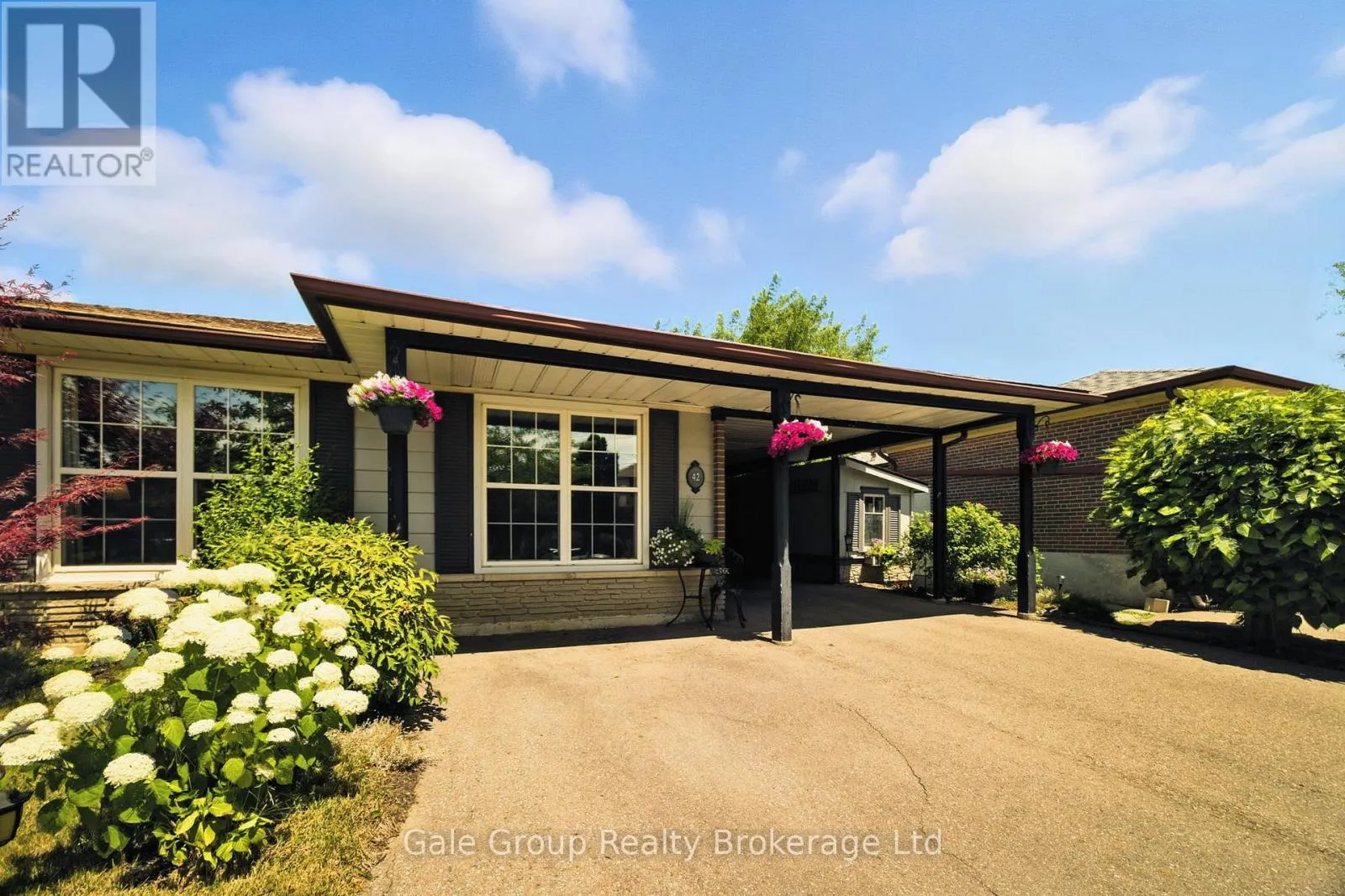 House for rent: 42 Moultrey Crescent, Halton Hills, Ontario L7G 4N5