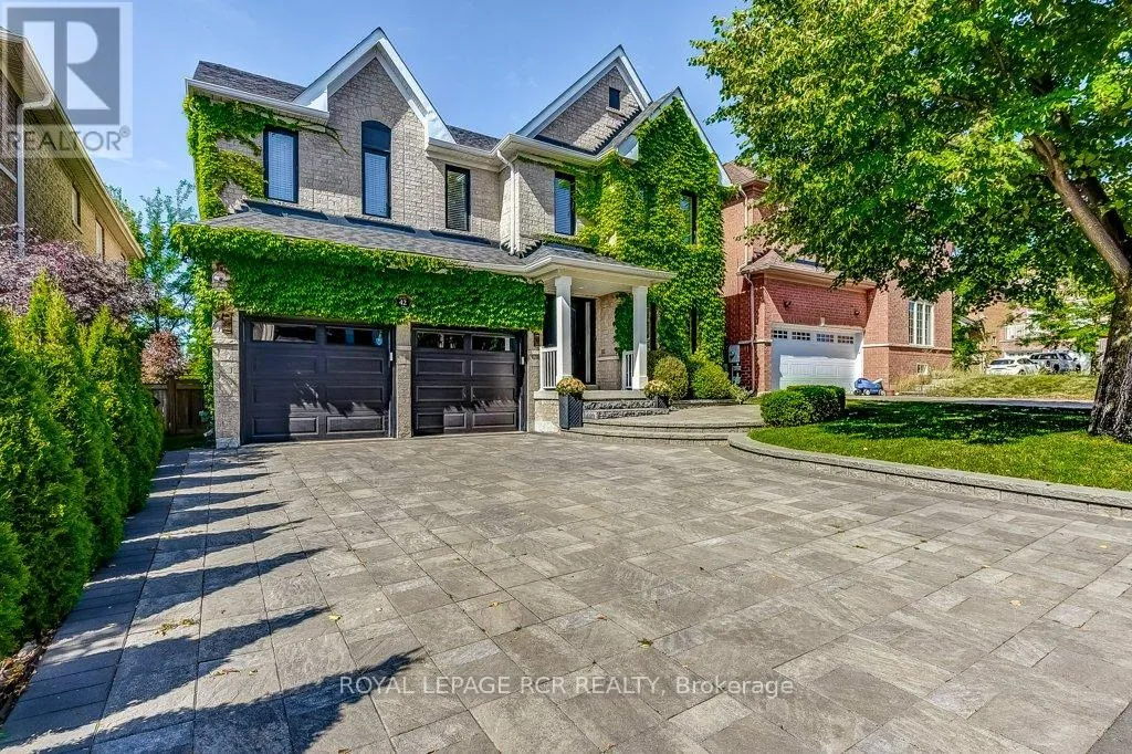 House for rent: 42 Mynden Way, Newmarket, Ontario L3X 3A8