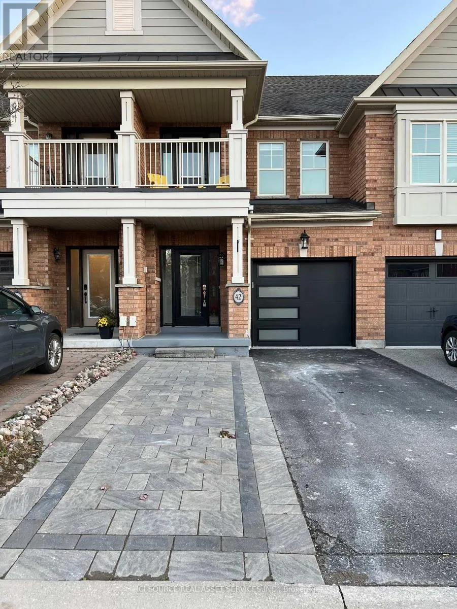 Row / Townhouse for rent: 42 Southeast Pass, Whitchurch-Stouffville, Ontario L4A 0Y3