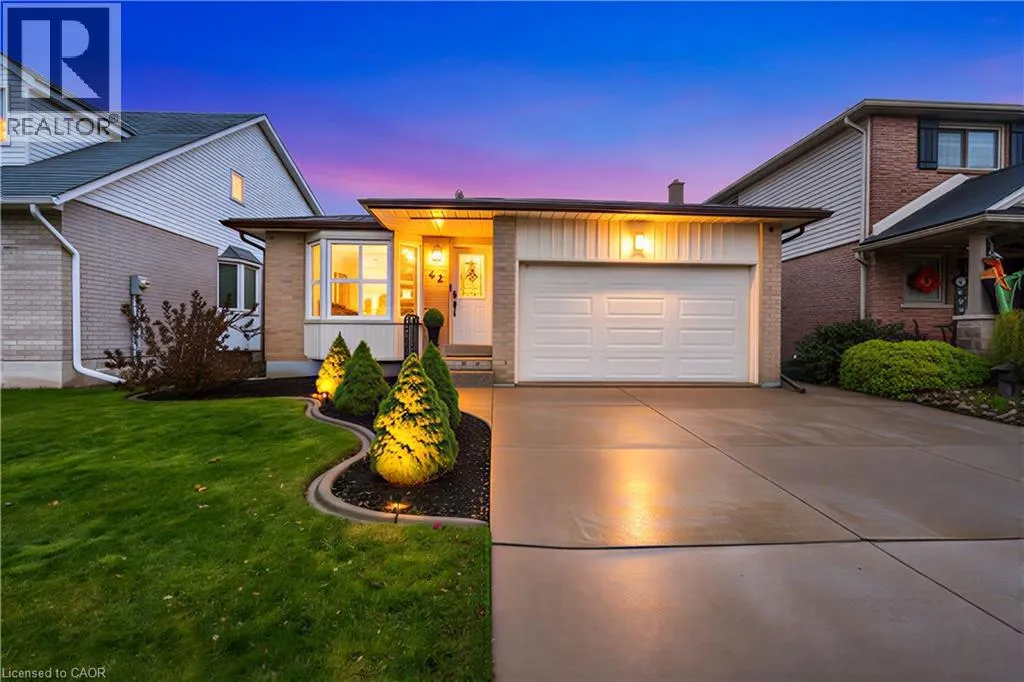 House for rent: 42 Sutton Court, Stoney Creek, Ontario L8J 2E2