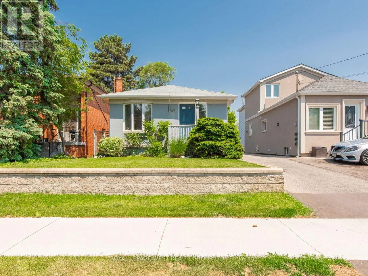 House for rent: 42 Tilden Crescent N, Toronto, Ontario M9P 1V7