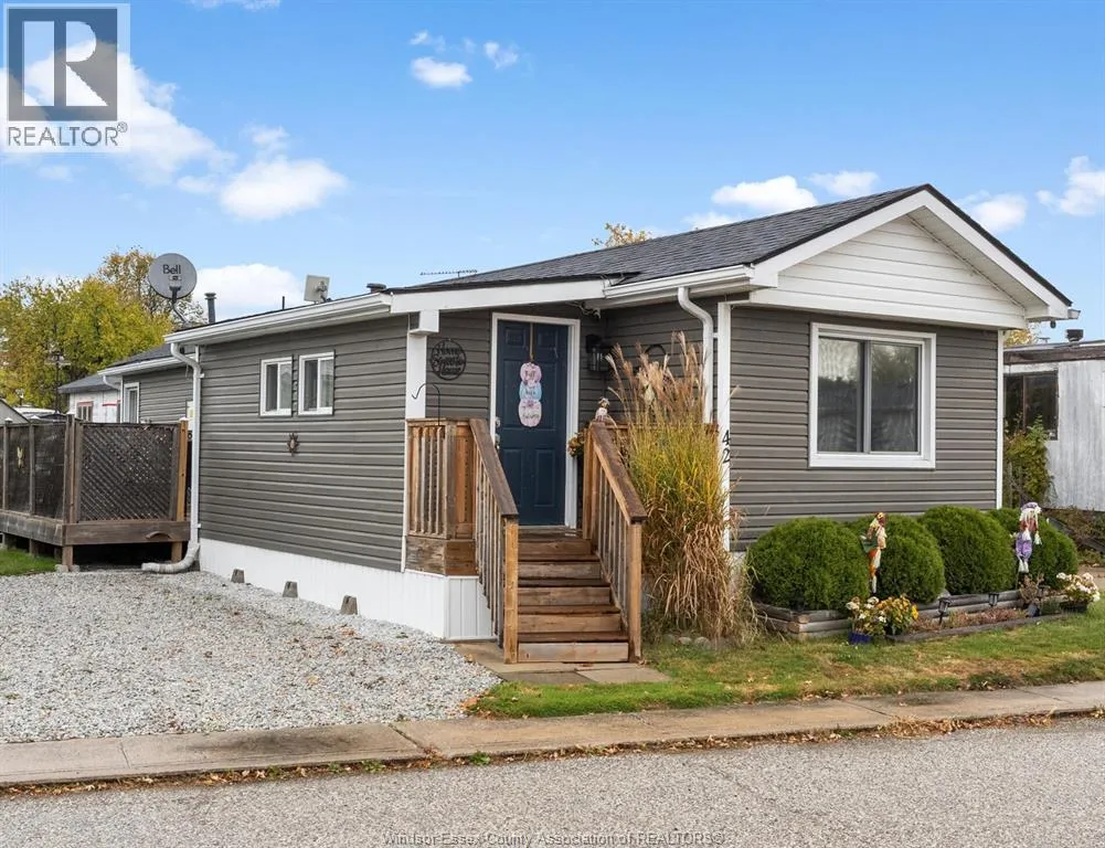 42 Wilder Drive South, Lakeshore, Ontario N8N 2S2