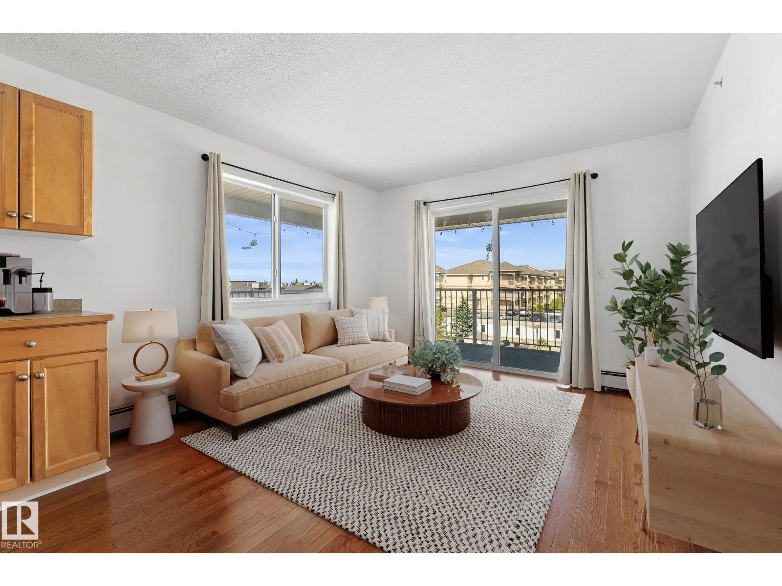 Apartment for rent: #420 12550 140 Av Nw, Edmonton, Alberta T5X 6J4