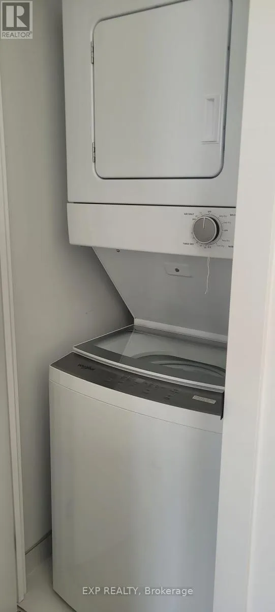 Apartment for rent: 420 - 2782 Barton St E Street, Hamilton, Ontario L8E 0L3