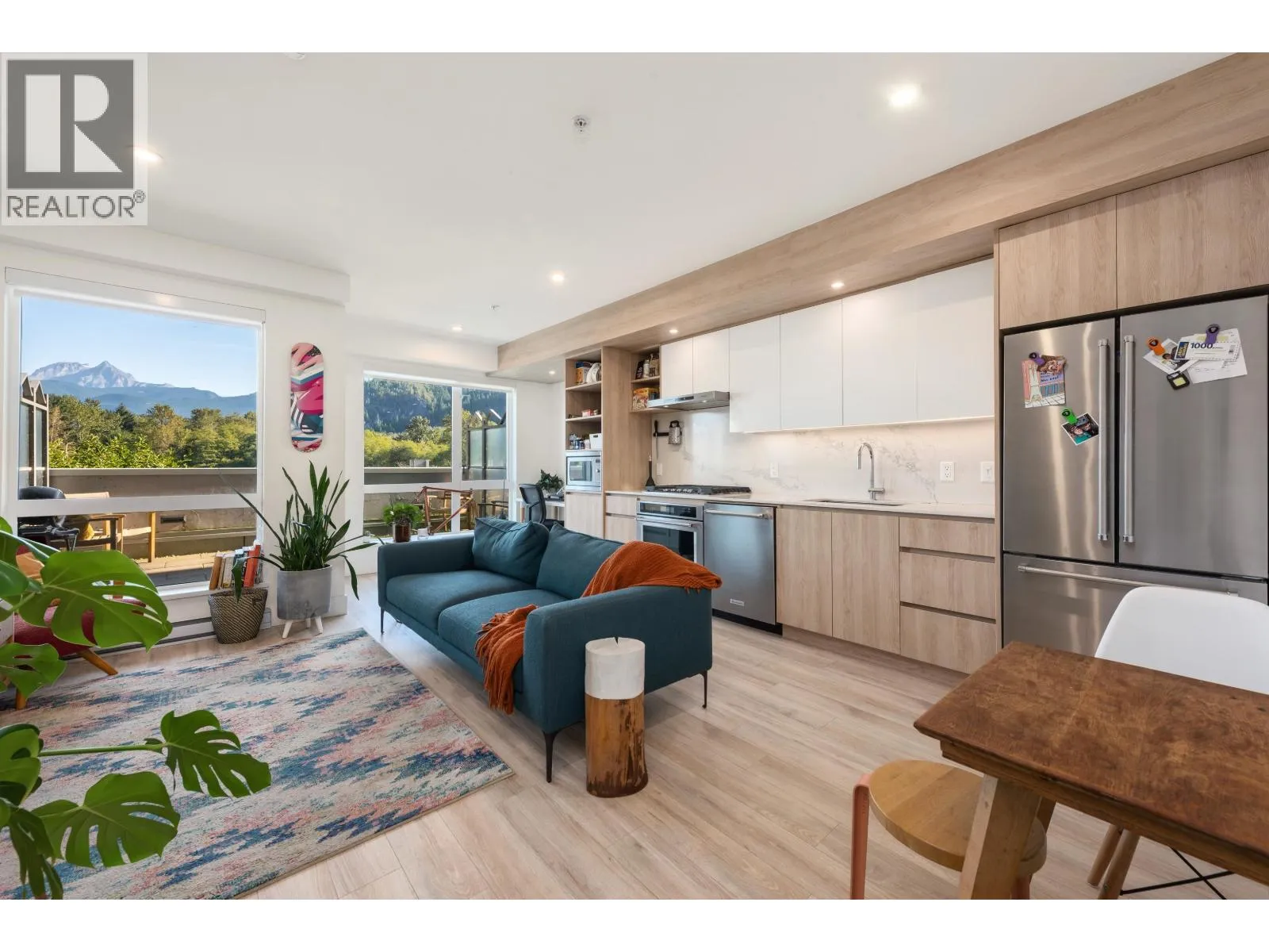 Apartment for rent: 420 38362 Buckley Avenue, Squamish, British Columbia V8B 0J8