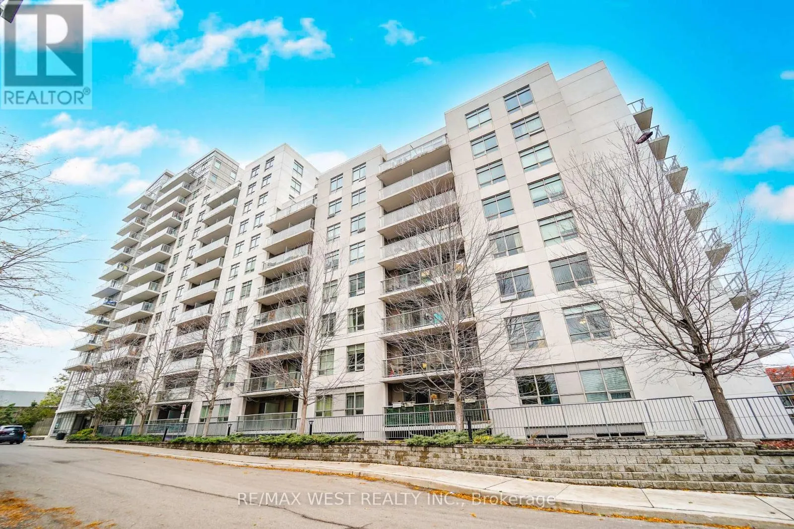 Apartment for rent: 420 - 816 Lansdowne Avenue, Toronto, Ontario M6H 4K6