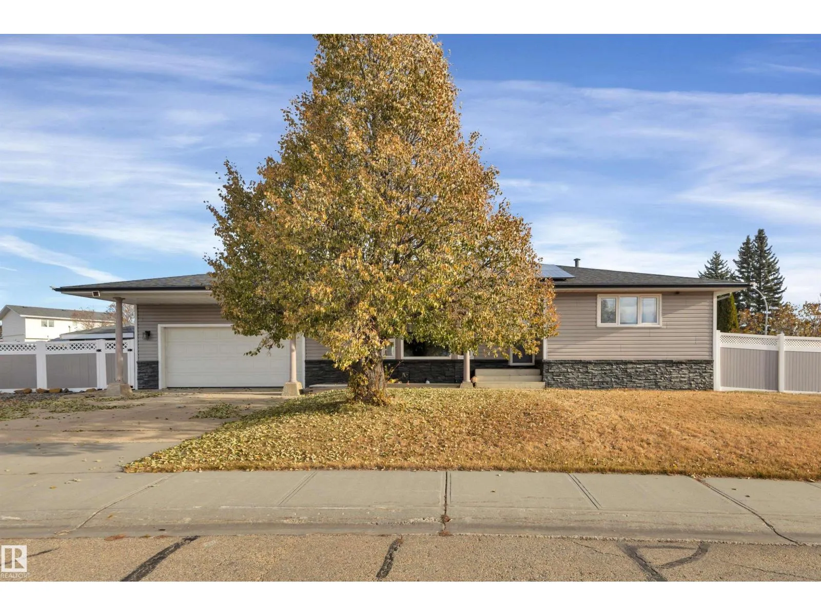 House for rent: 4202 42 Av, Leduc, Alberta T9E 4S1