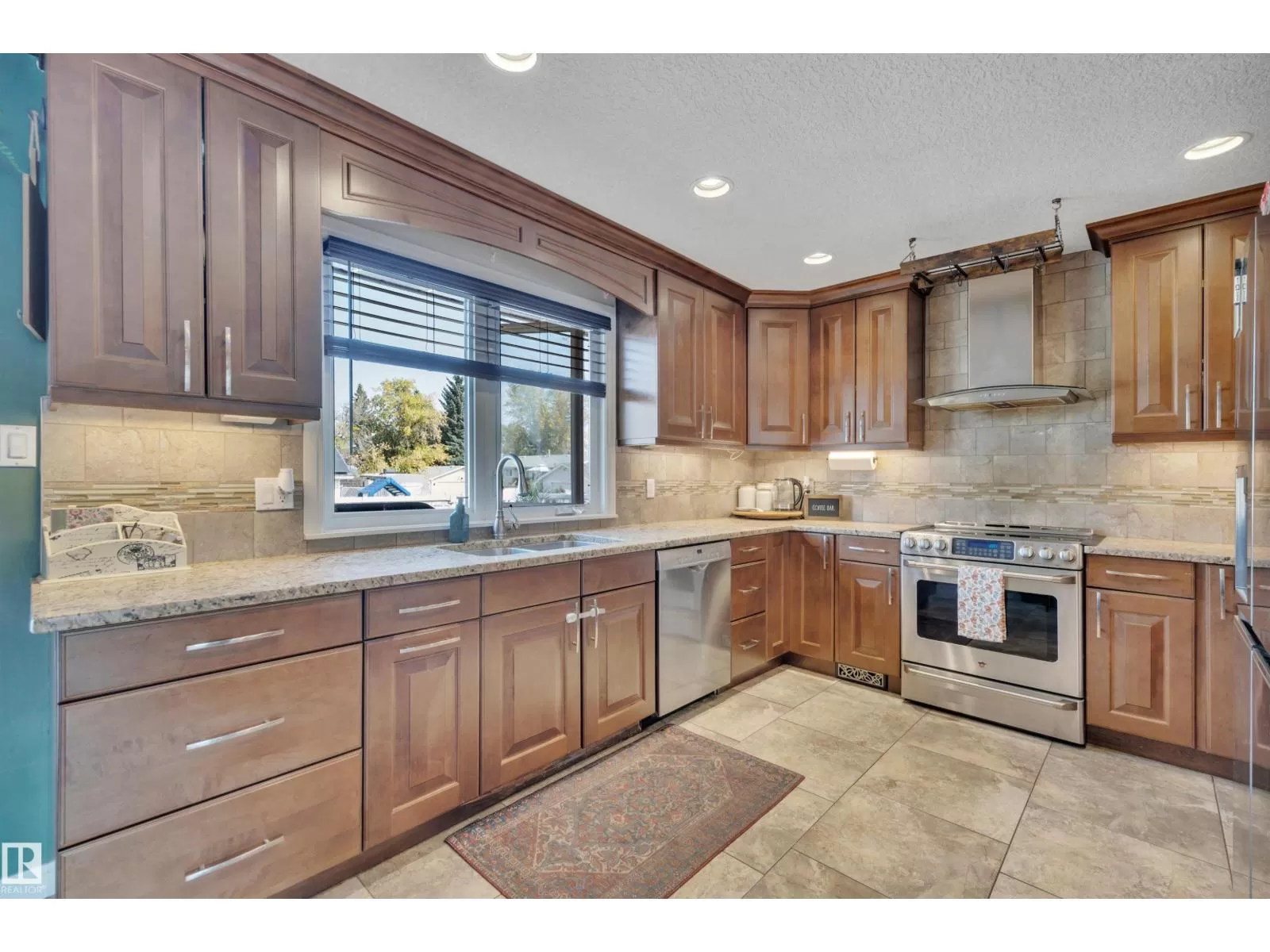 House for rent: 4204 42 Av, Leduc, Alberta T9E 4S1