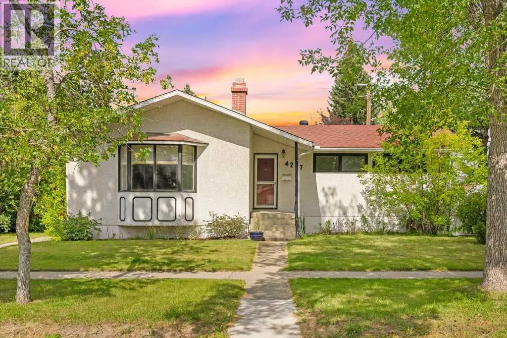 House for rent: 4207 Brisebois Drive Nw, Calgary, Alberta T2L 2G1