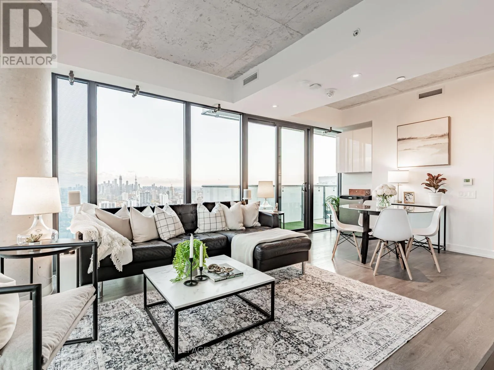 Apartment for rent: 4209 - 161 Roehampton Avenue, Toronto, Ontario M4P 0C8