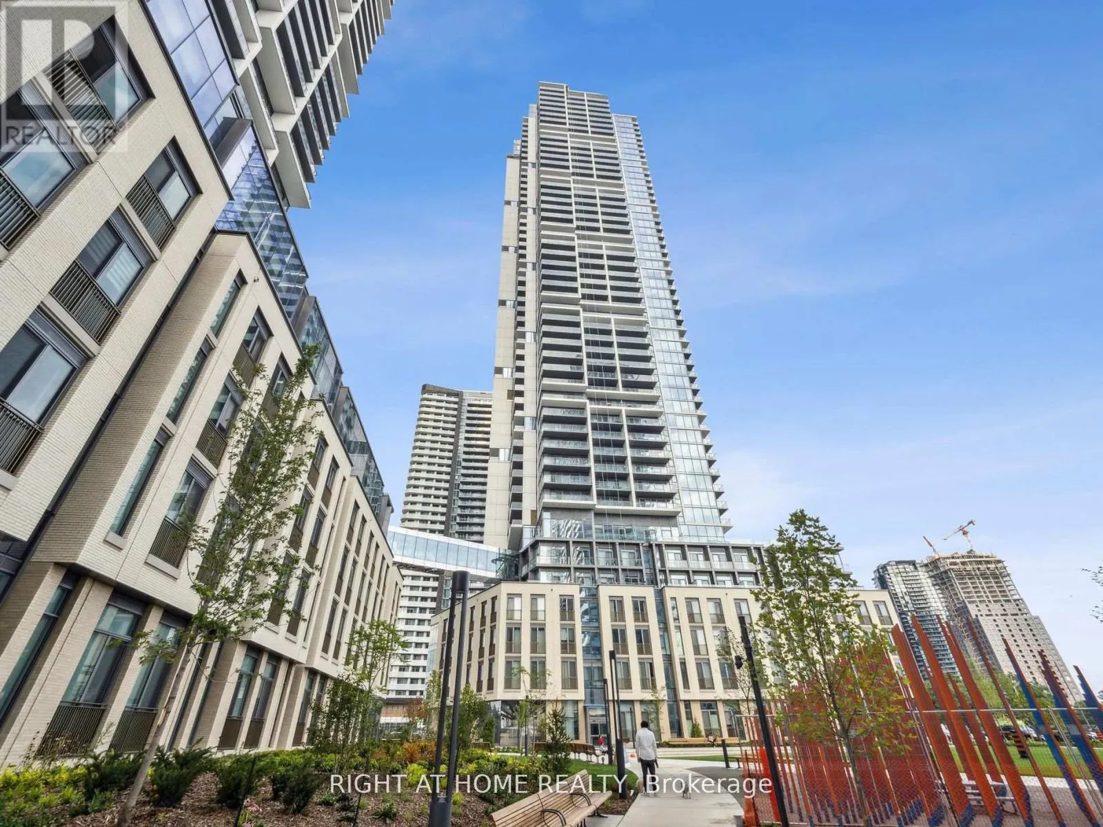 Apartment for rent: 4209 - 7890 Jane Street, Vaughan, Ontario L4K 0K9