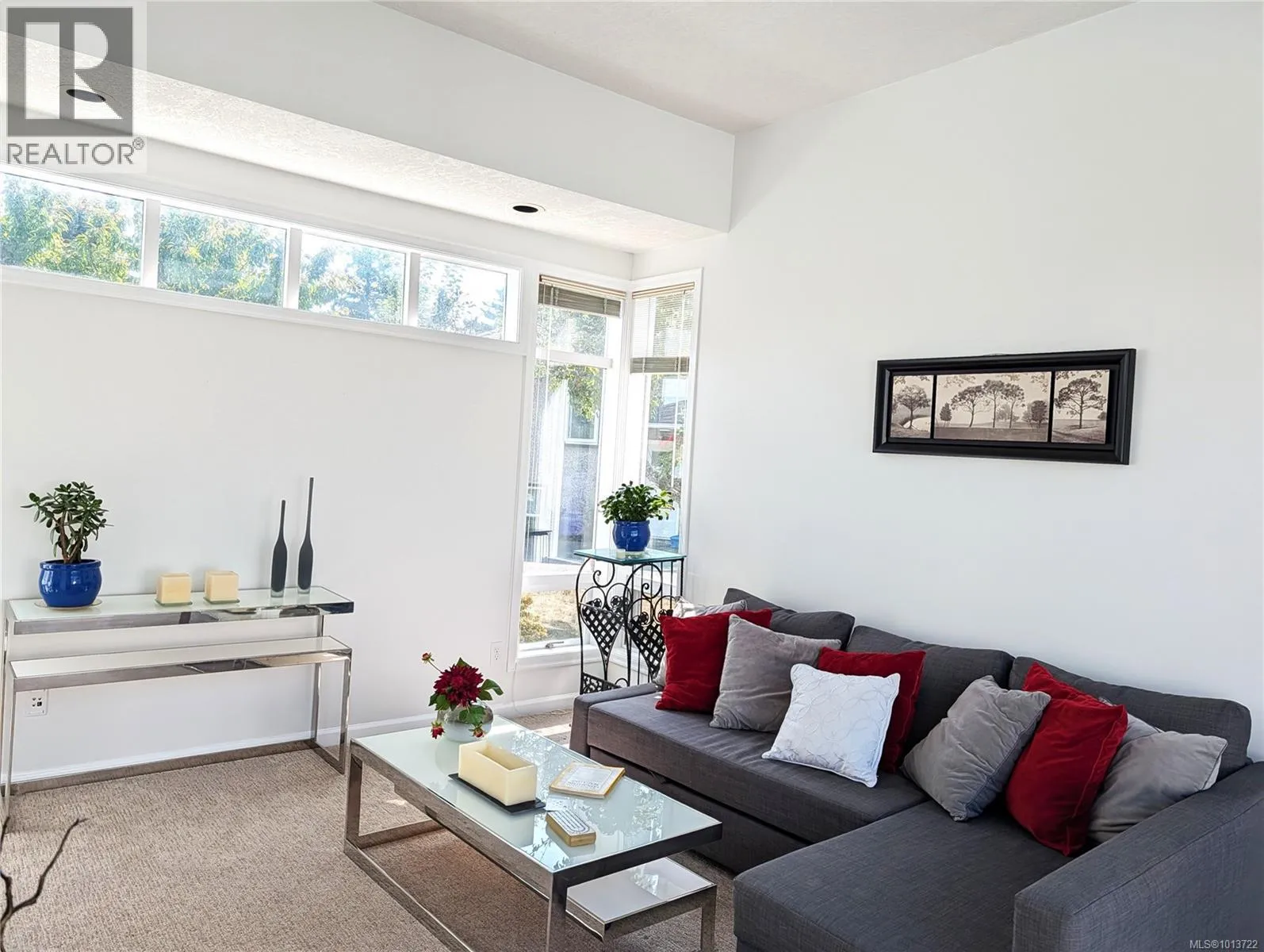 House for rent: 4216 Wakefield Pl, Saanich, British Columbia V8N 6E5