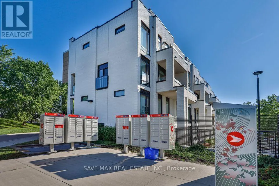 Row / Townhouse for rent: 422 - 130 Widdicombe Hill Boulevard, Toronto, Ontario M9R 4A6