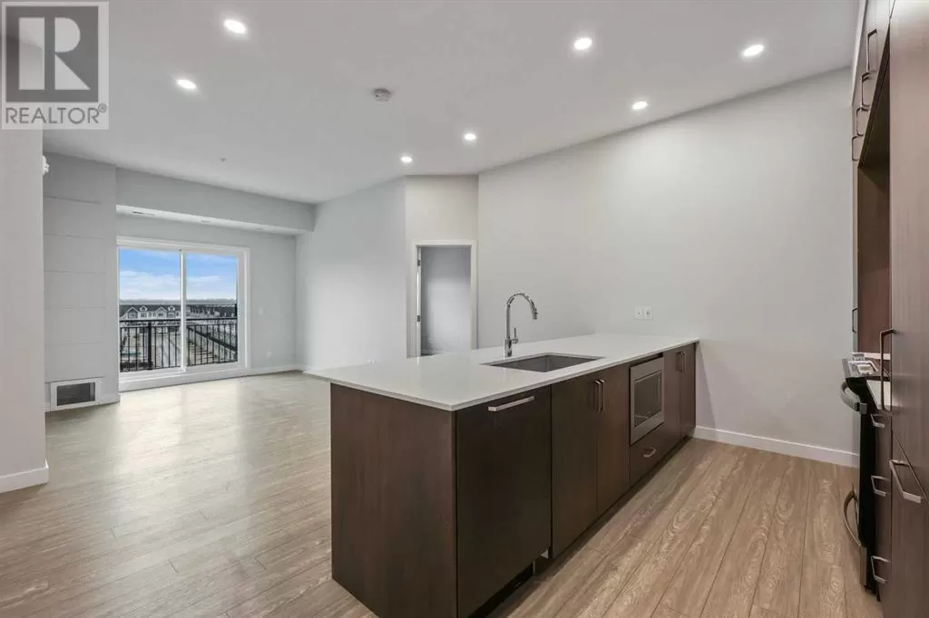 Apartment for rent: 422, 255 Les Jardins Park Se, Calgary, Alberta T2C 5V3