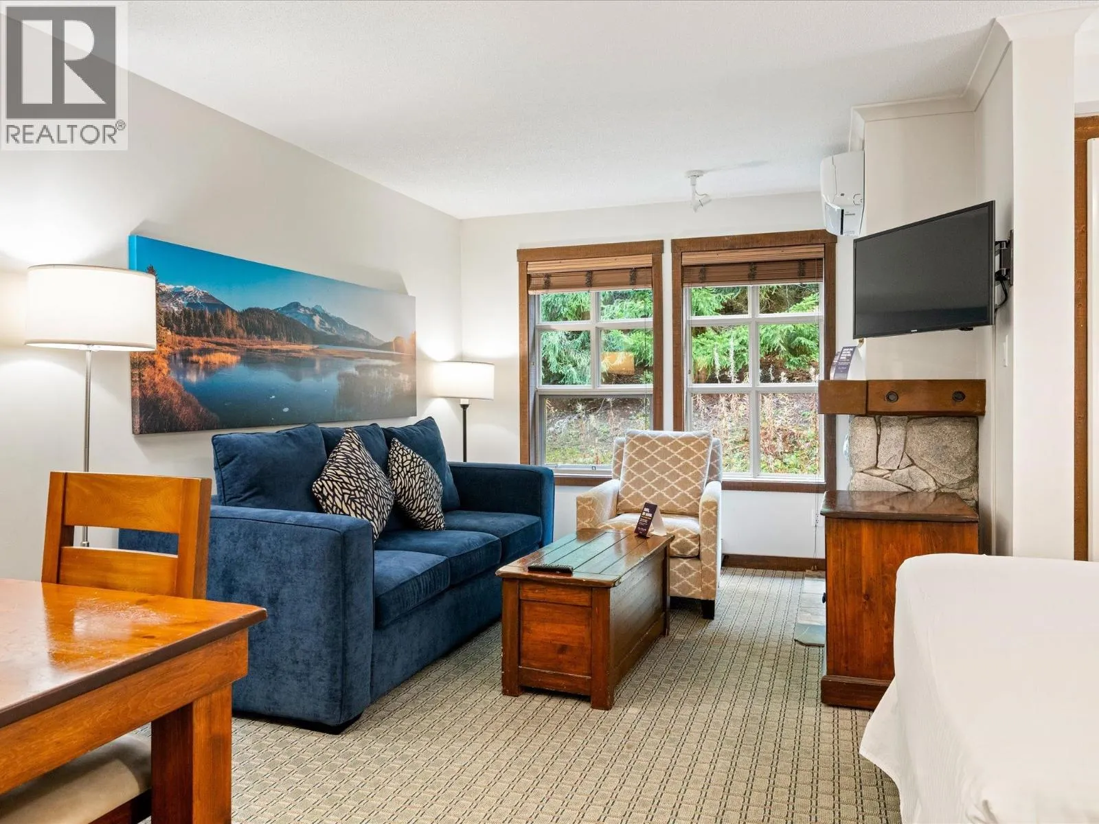 Apartment for rent: 422 4899 Painted Cliff Road, Whistler, British Columbia V8E 1E2