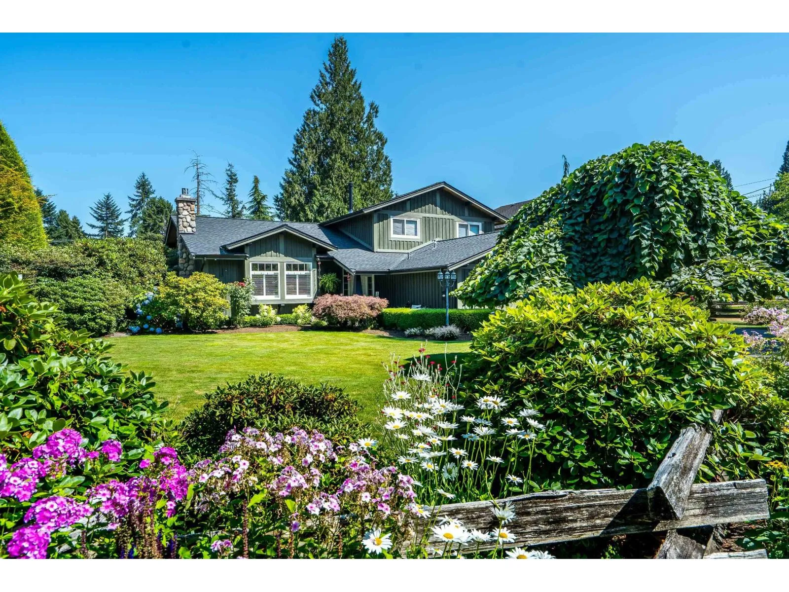 House for rent: 4226 199a Street, Langley, British Columbia V3A 4V6