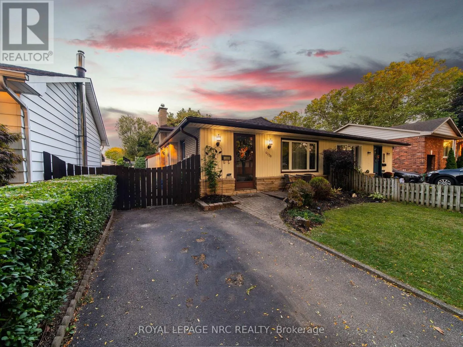 House for rent: 4228 York Drive, Niagara Falls, Ontario L2E 6Y4