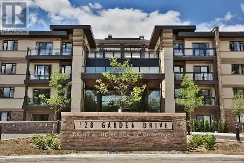 Apartment for rent: 423 - 128 Garden Drive, Oakville, Ontario L6K 2W5