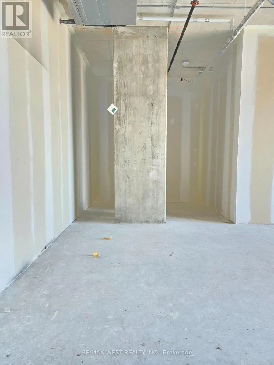 Offices for rent: 423 - 600 Dixon Road, Toronto, Ontario M9W 1J1