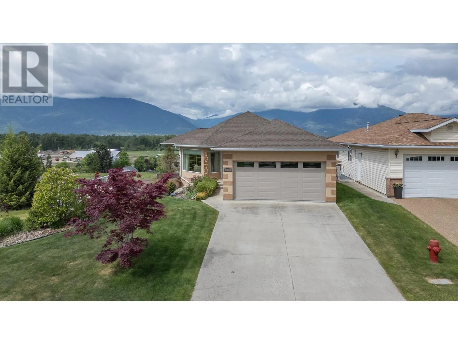 House for rent: 423 6th Avenue S, Creston, British Columbia V0B 1G3