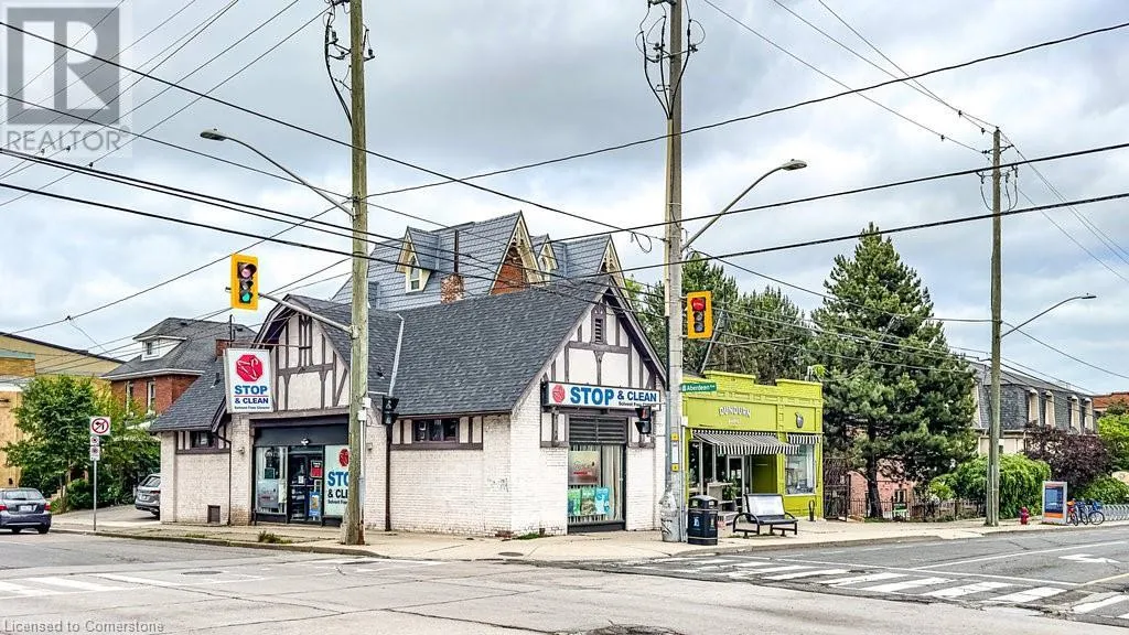 424 Aberdeen Avenue, Hamilton, Ontario L8P 2S2