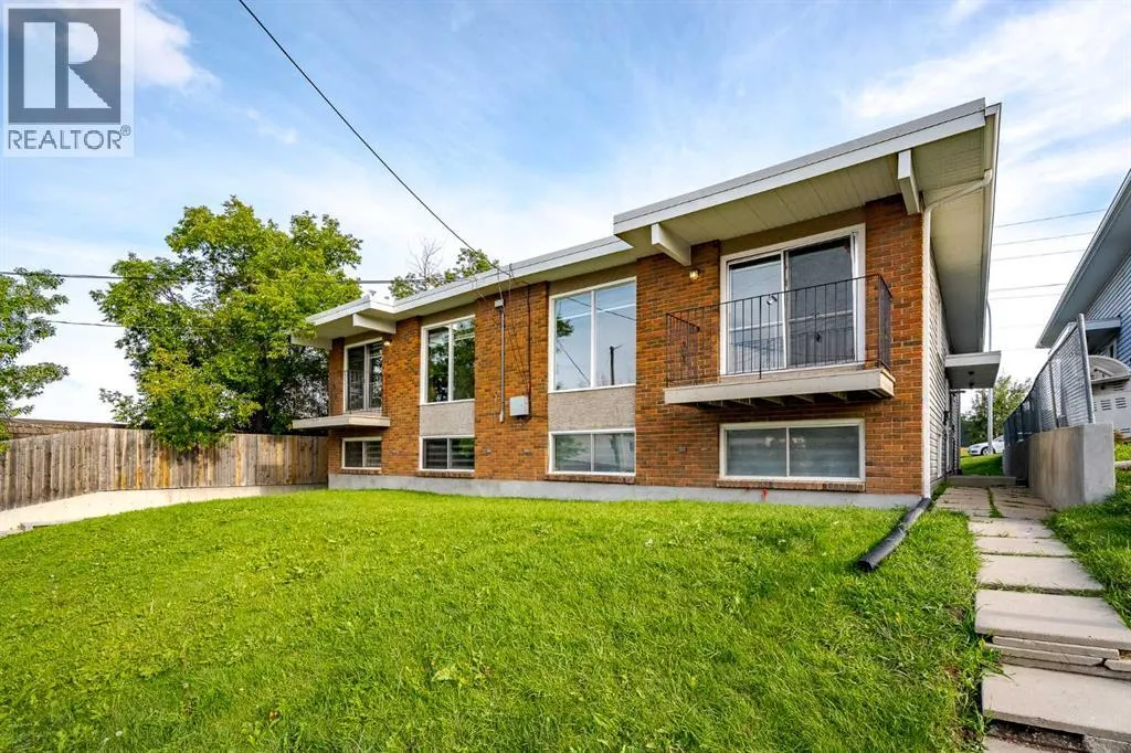 Multi-Family for rent: 424 Sabrina Road Sw, Calgary, Alberta T2W 1P9