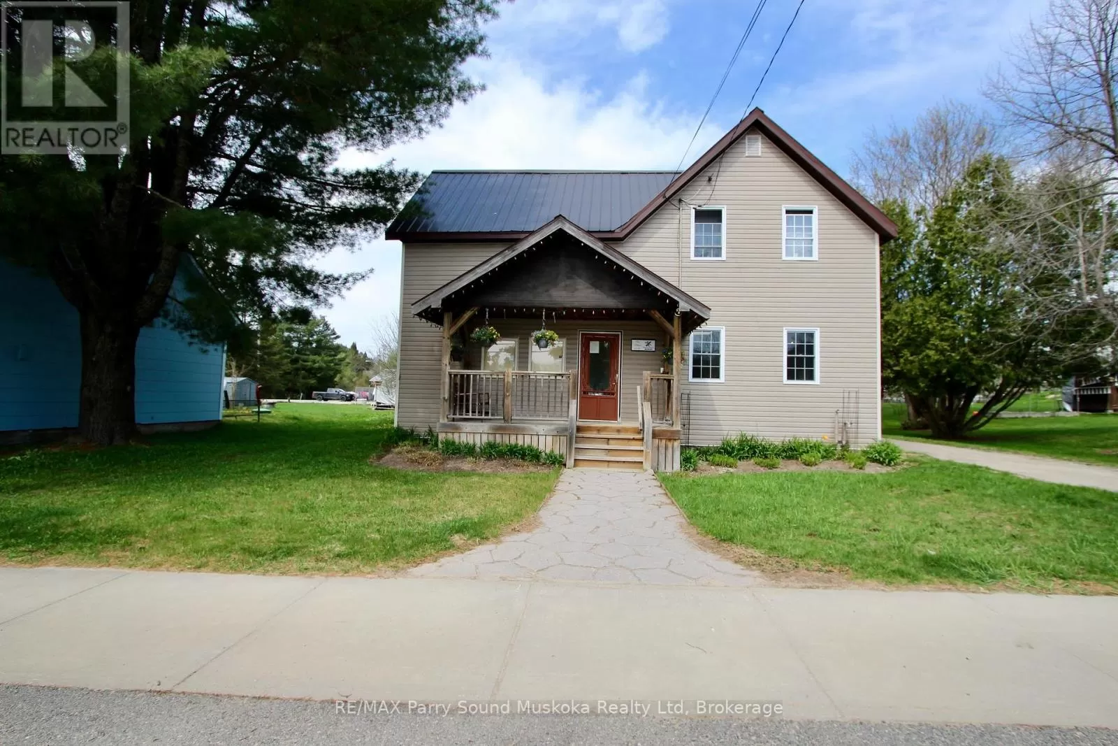 Residential Commercial Mix for rent: 4249 Highway 520 Highway, Magnetawan, Ontario P0A 1P0