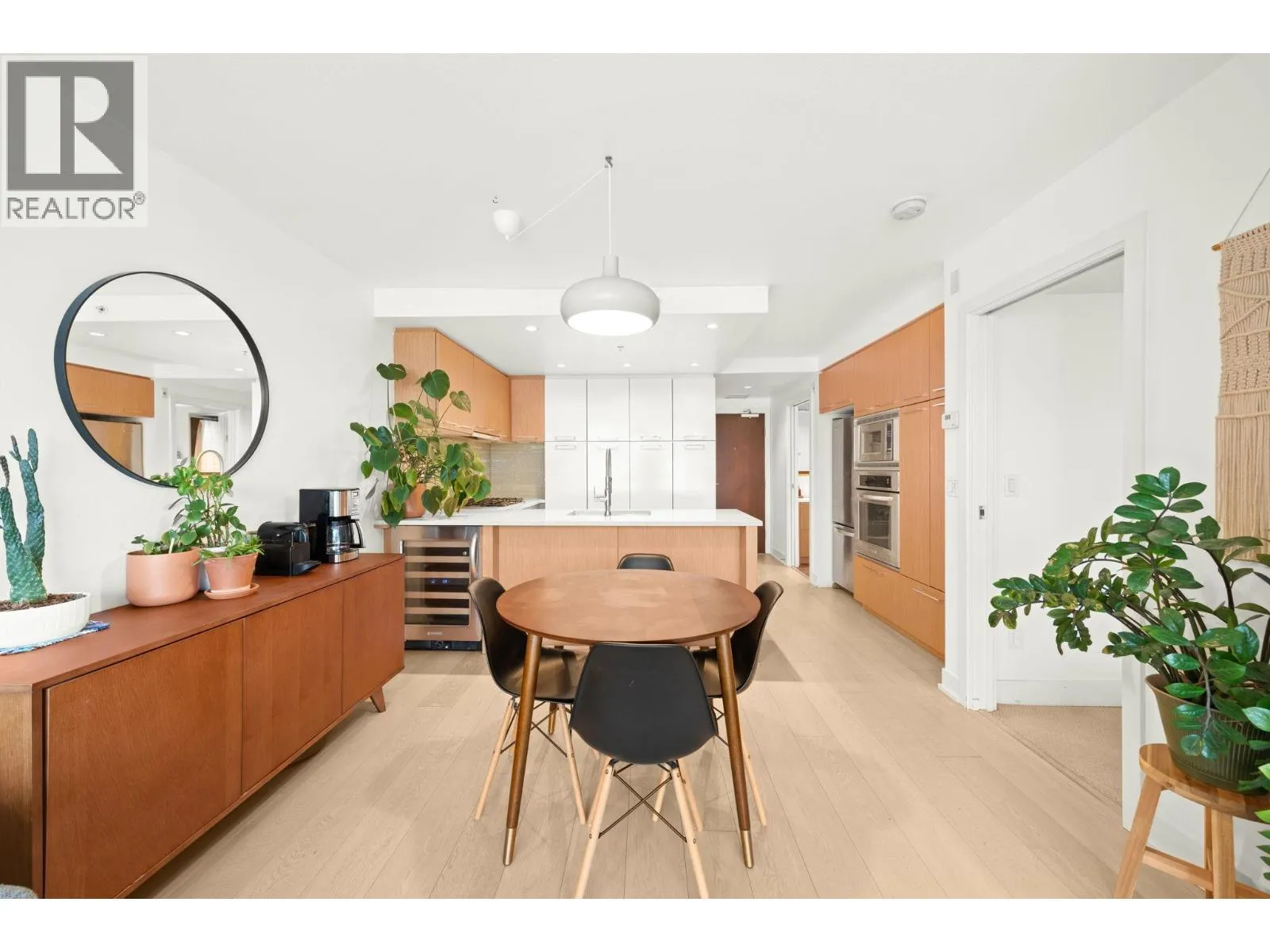 Apartment for rent: 425 2008 Pine Street, Vancouver, British Columbia V6J 0B8