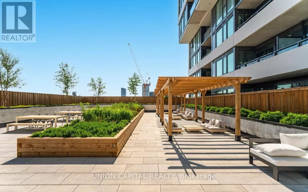 Apartment for rent: 425 - 859 The Queensway, Toronto, Ontario M8Z 1N8