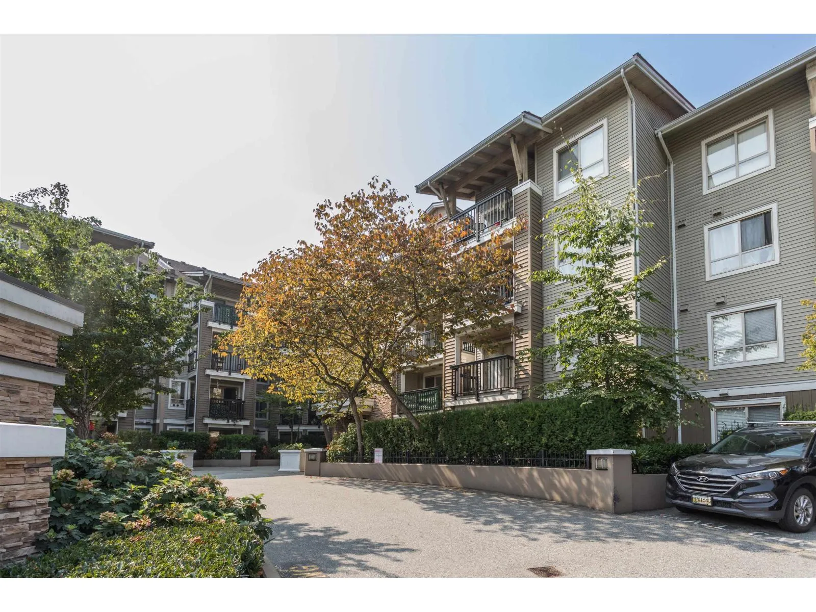 Apartment for rent: 425 8915 202 Street, Langley, British Columbia V1M 0B5