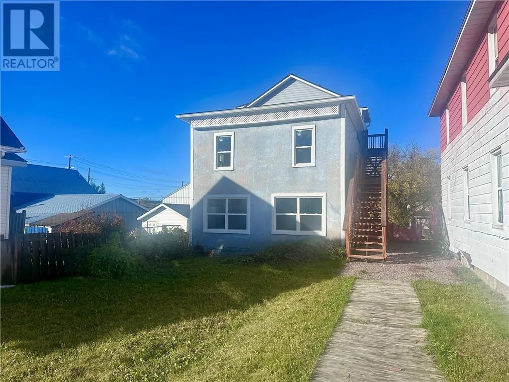 Apartment for rent: 425 Bessie Avenue Unit# 3, Sudbury, Ontario P3C 4H7