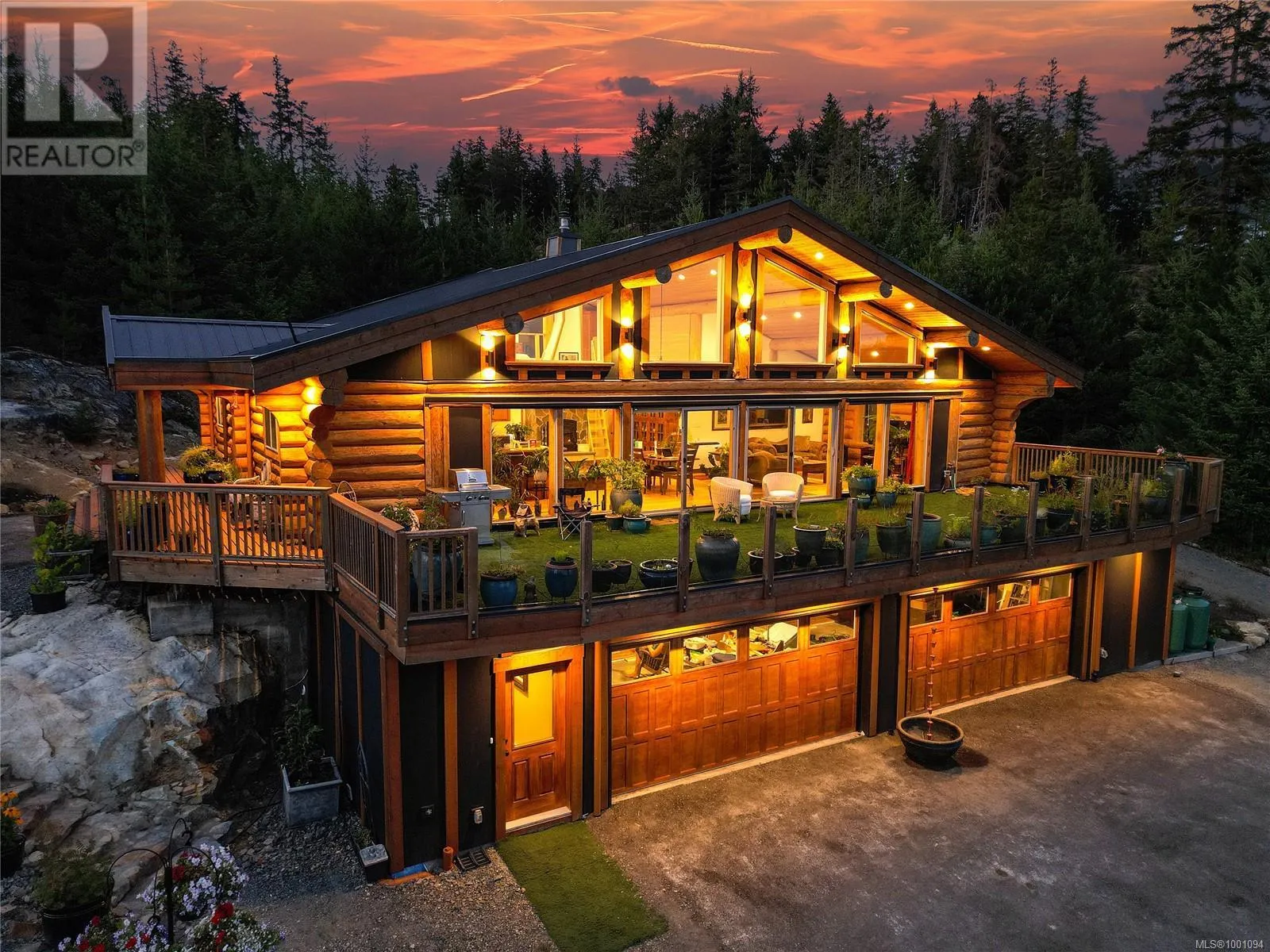 House for rent: 4250 Goldstream Heights Dr, Malahat, British Columbia V0R 2W3