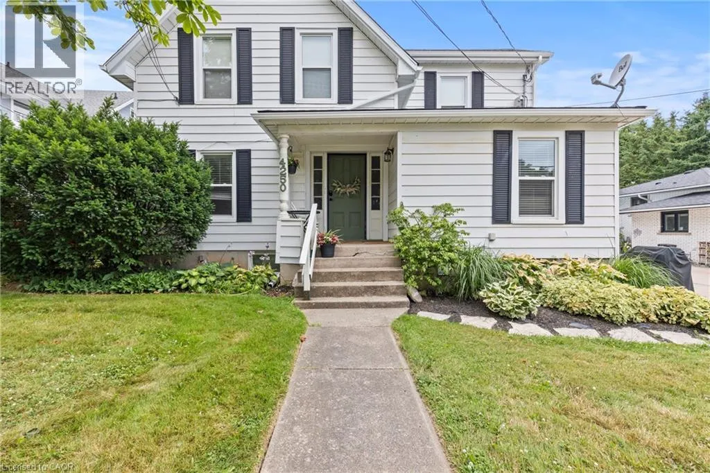 Triplex for rent: 4250 William St Street, Lincoln, Ontario L0R 1B7