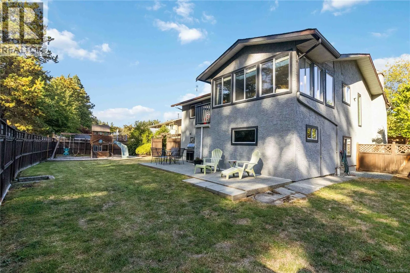 House for rent: 4254 Eastridge Cres, Saanich, British Columbia V8Z 6B6