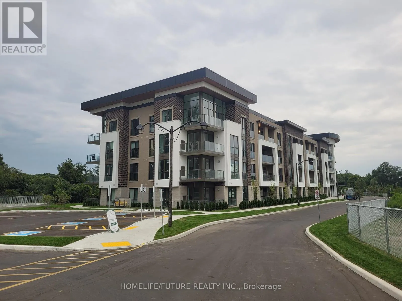 Apartment for rent: 426 - 385 Artic Red Drive, Oshawa, Ontario L1L 0W9