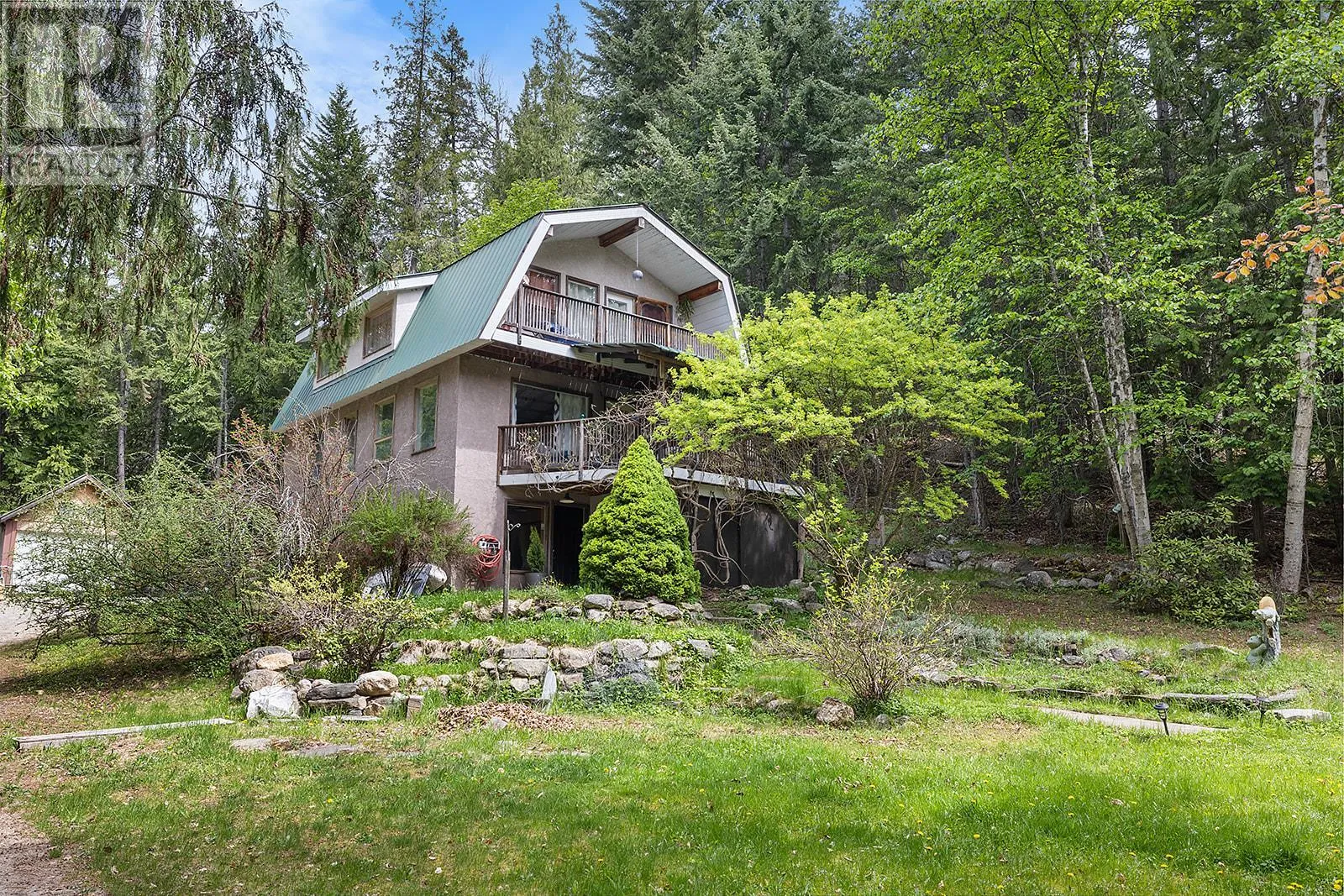 House for rent: 426 Aspen Road, Riondel, British Columbia V0B 2B0