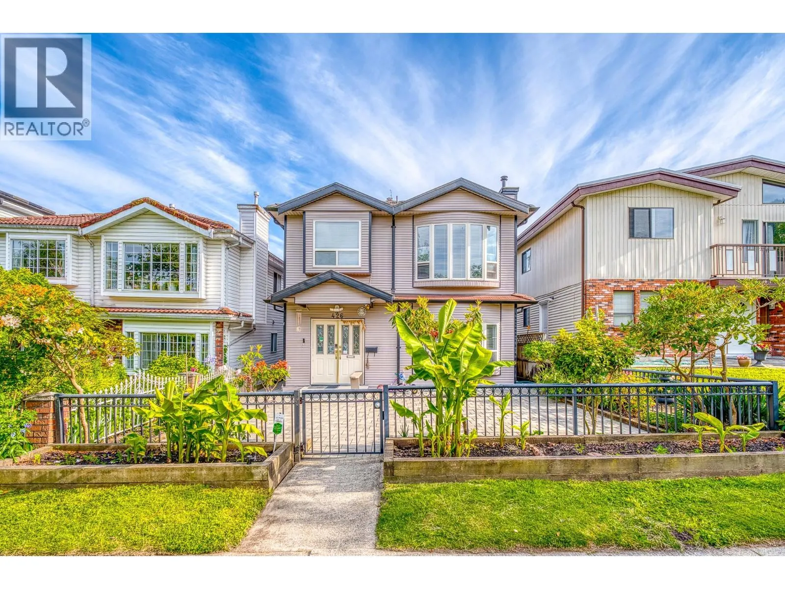 House for rent: 426 E 18th Avenue, Vancouver, British Columbia V5V 1G1